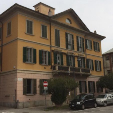 Garibaldi 1 Villa Angera Ngoại thất bức ảnh